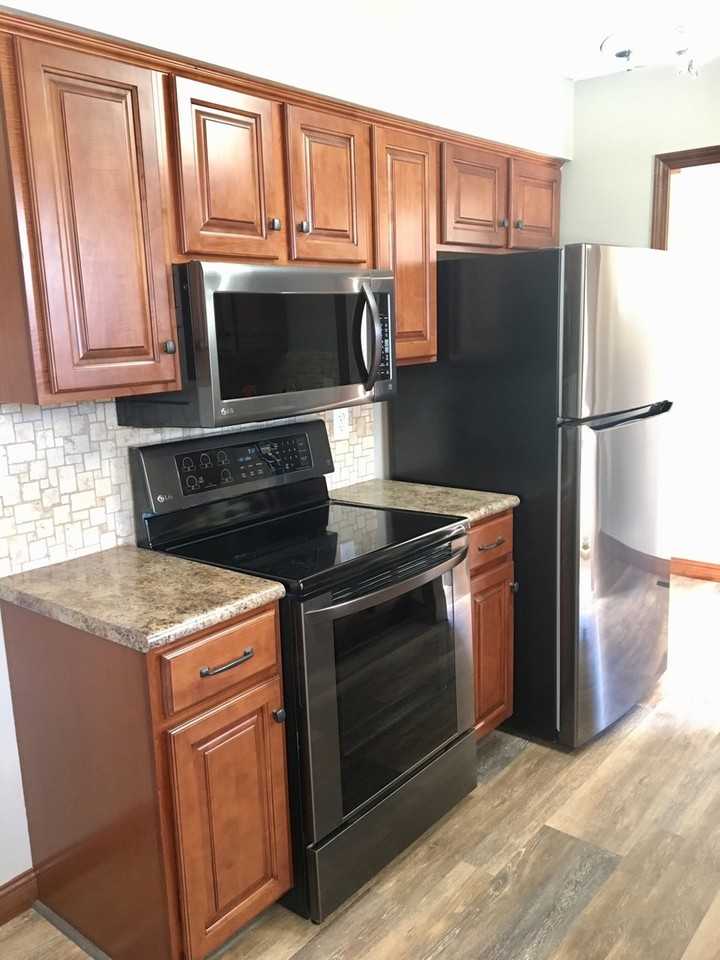 728 W 3rd St - Photo 6 of 20