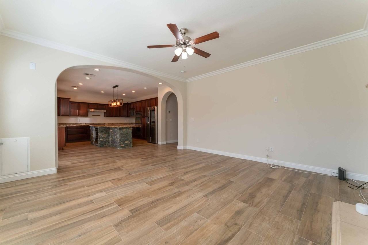 11577 Hadwen Ln - Photo 6 of 27