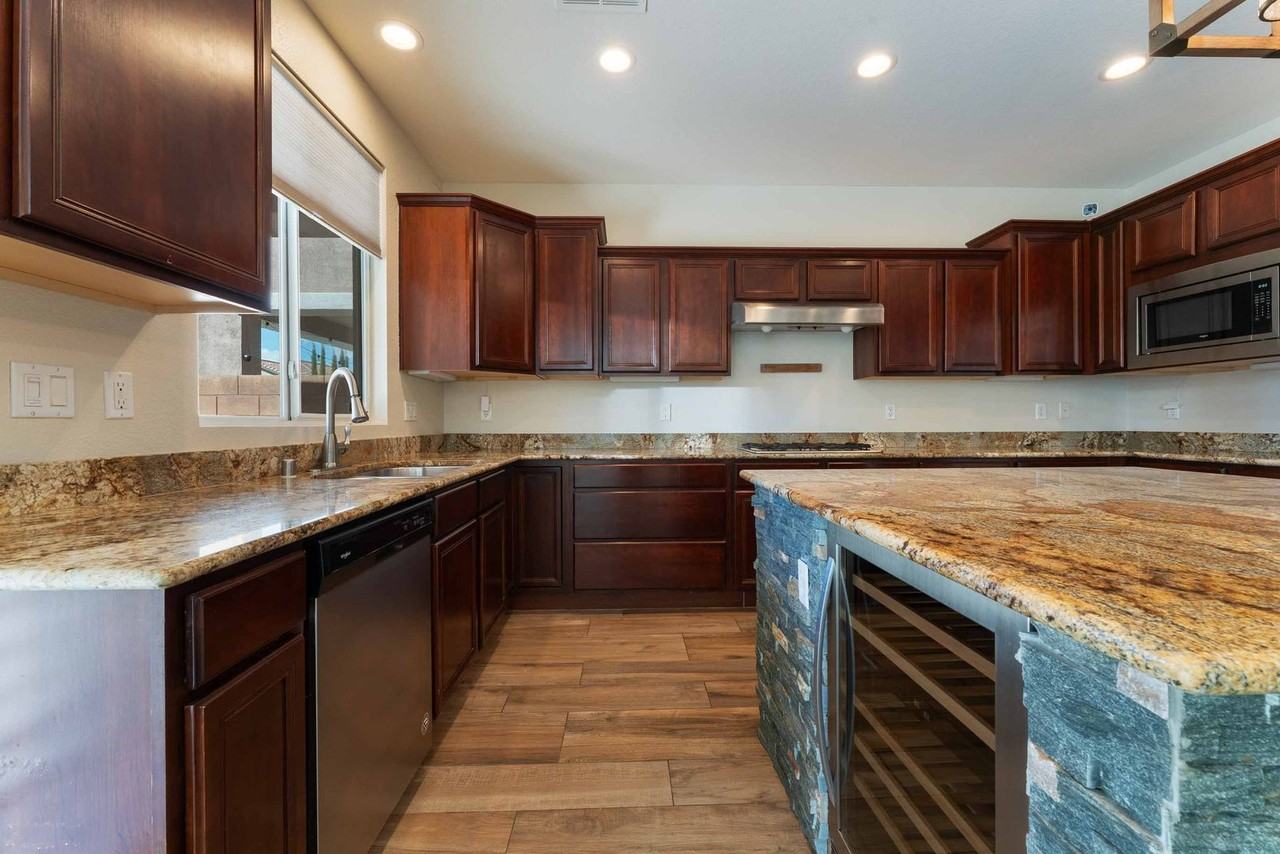11577 Hadwen Ln - Photo 7 of 27