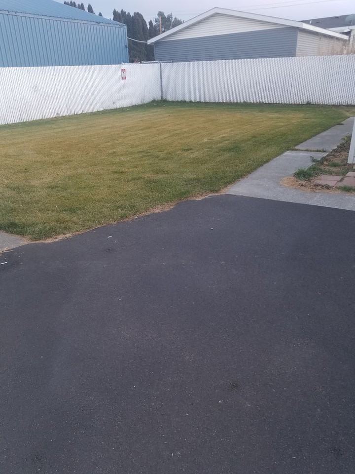 705 Se 5th St - Photo 2 of 20