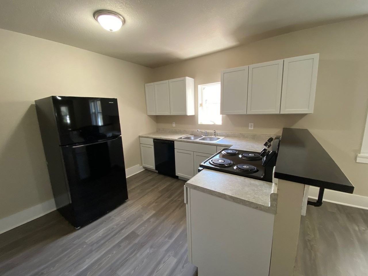 508 Carroll St - Photo 2 of 14
