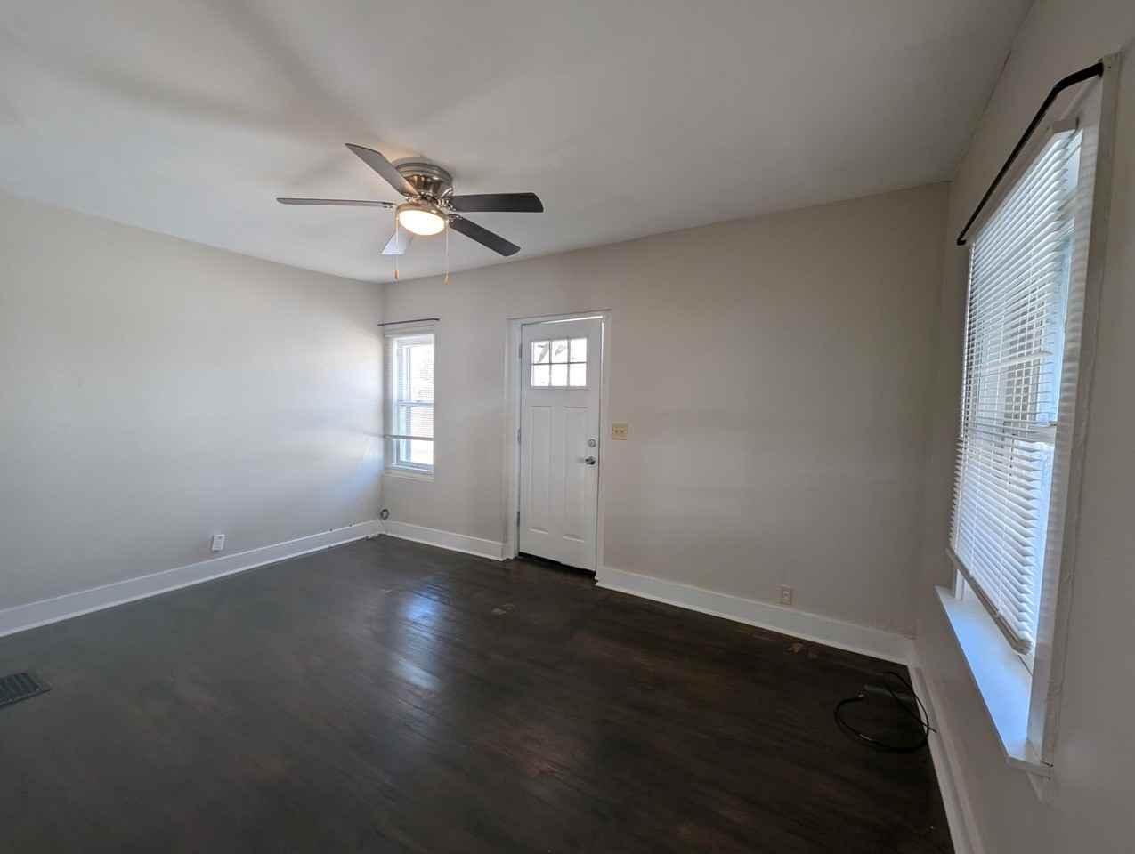 915 Whitlow St - Photo 6 of 16
