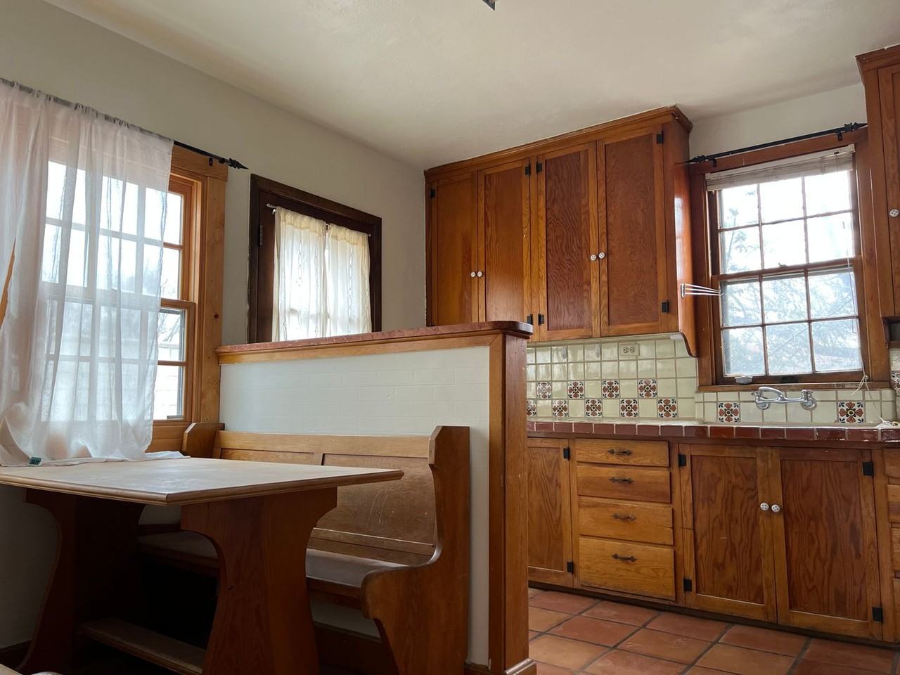 210 Delgado St - Photo 3 of 9