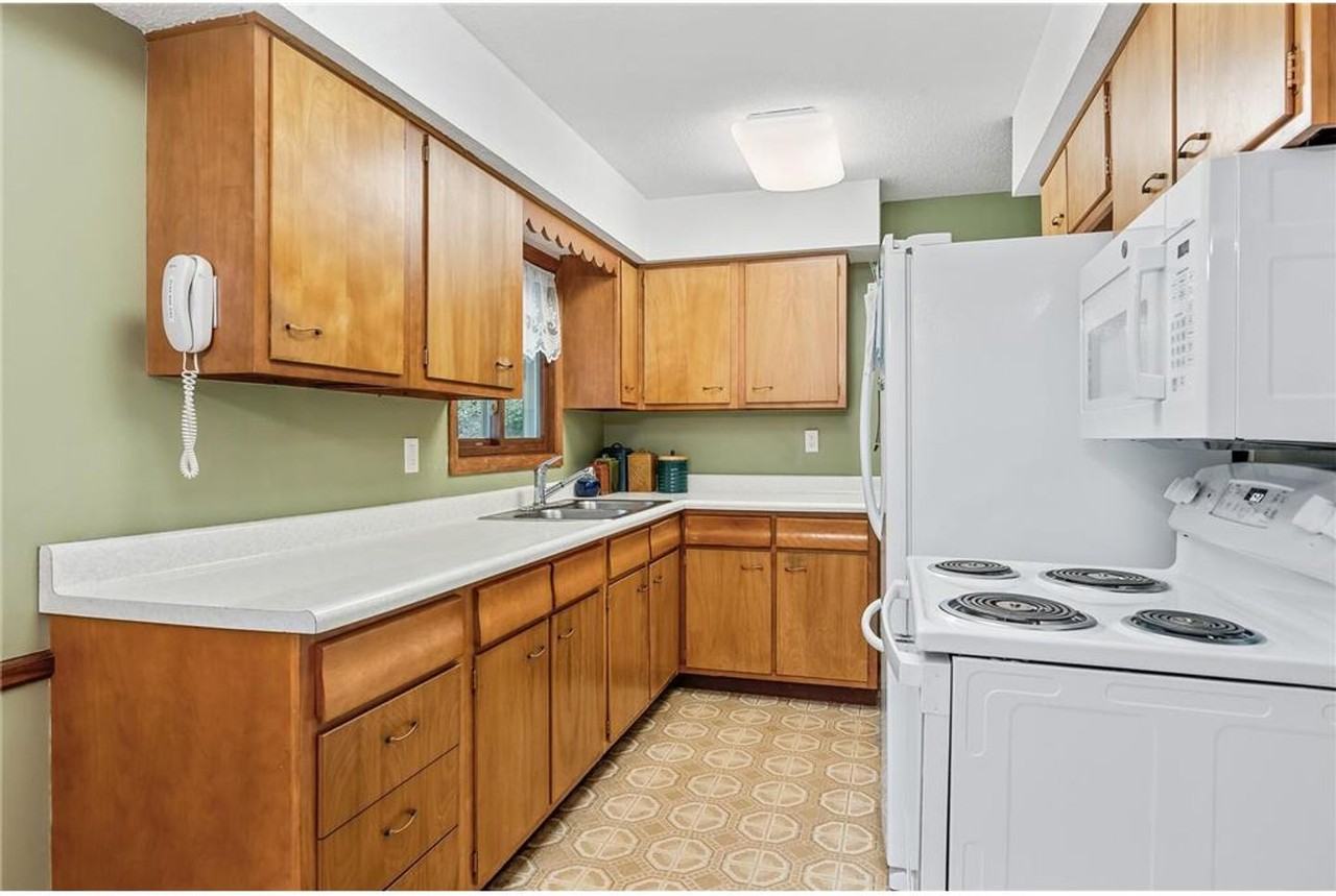 4613 Aquila Ave N - Photo 2 of 17