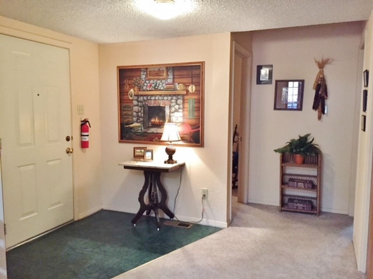 104 Walton Cir - Photo 2 of 23