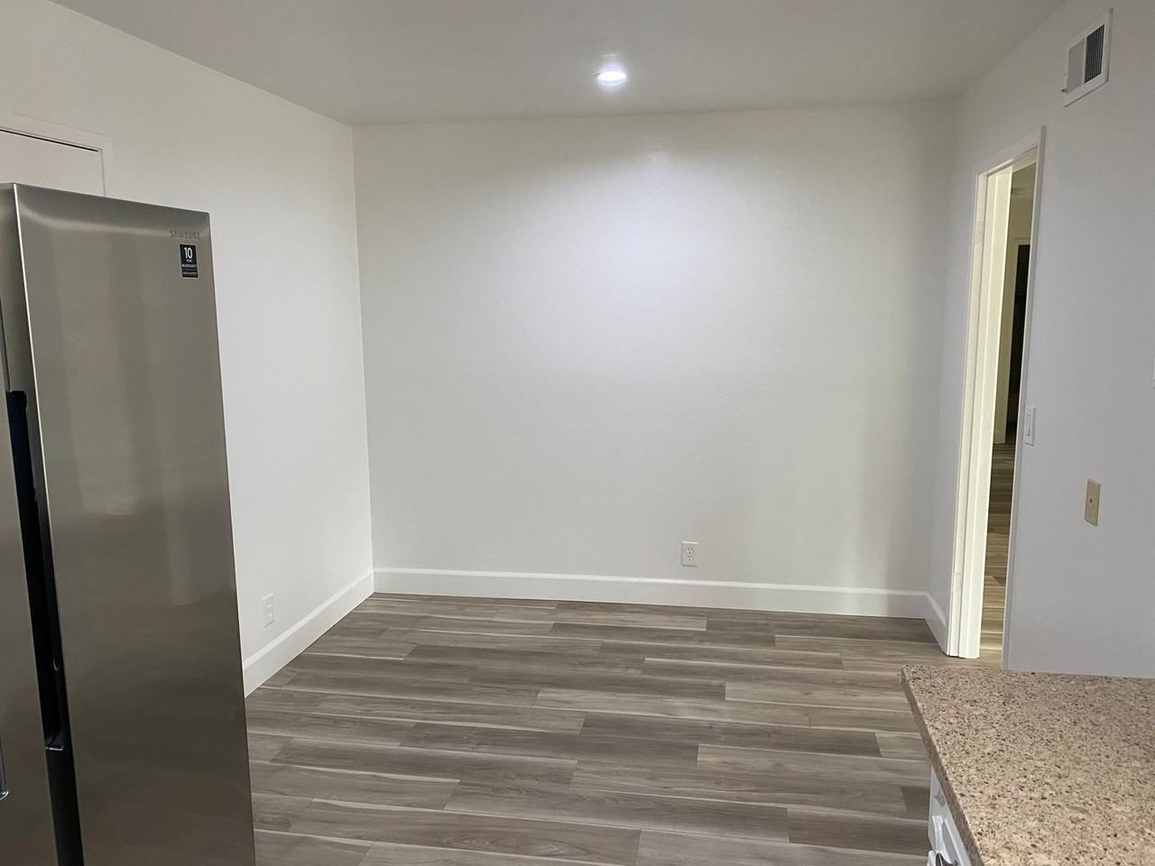 134 Nashua Ct - Photo 3 of 12