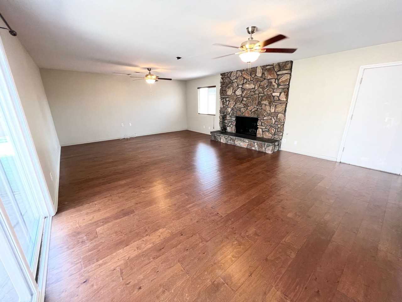 1036 Shadydale Ave - Photo 3 of 20