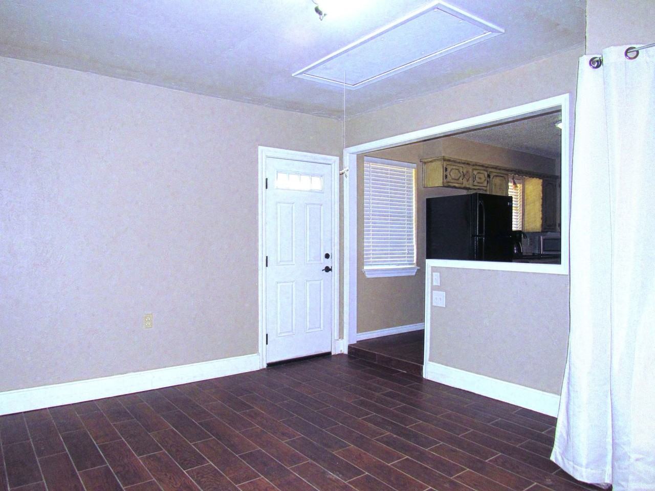 701 Northwest 2nd Street - Photo 7 of 19