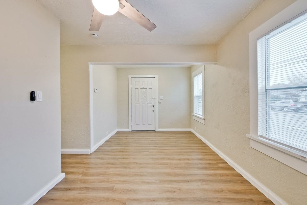 938 S 7th St - Photo 3 of 18