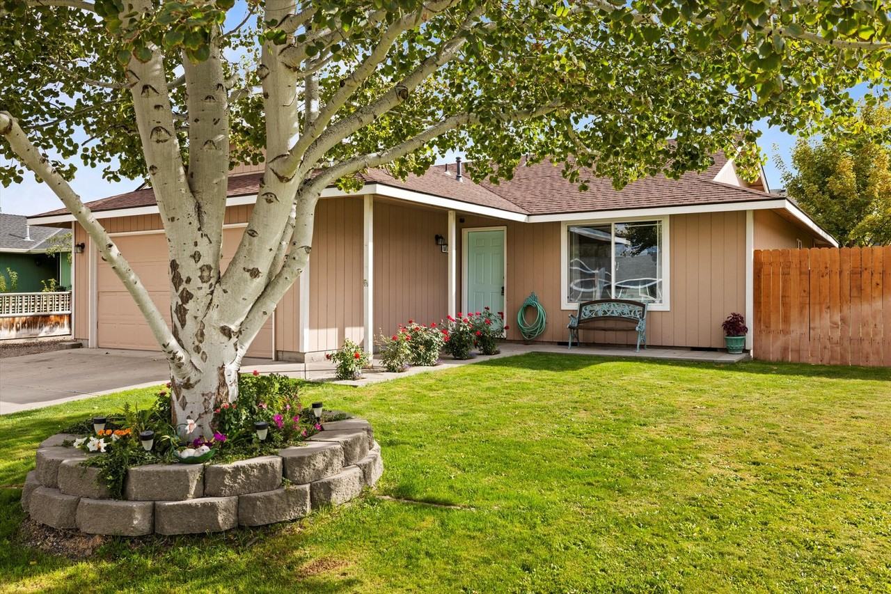 6320 Candlestick Dr - Photo 3 of 29
