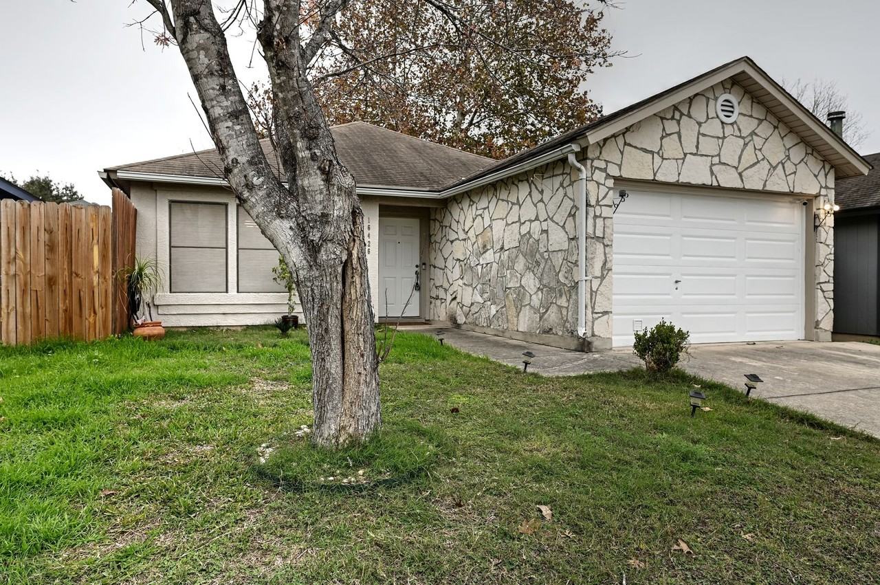 16426 Alwick Ln - Photo 6 of 24