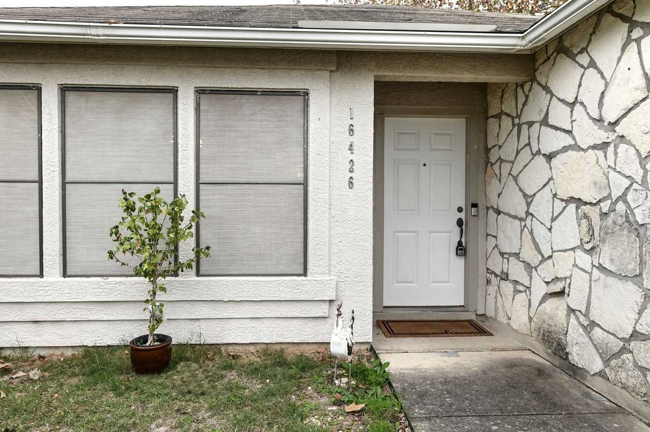 16426 Alwick Ln - Photo 7 of 24