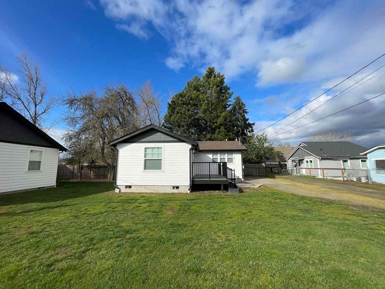 484 D St - Photo 2 of 21