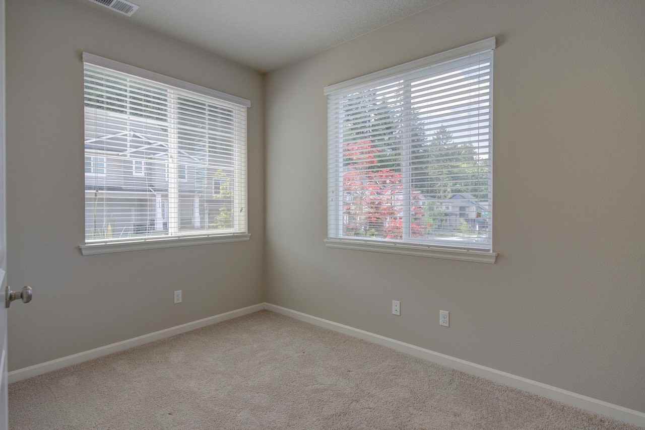 17045 Nw Antonio St - Photo 2 of 35