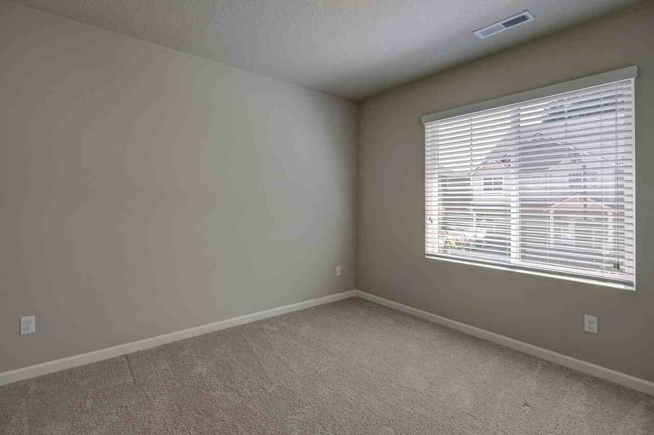 17045 Nw Antonio St - Photo 6 of 35