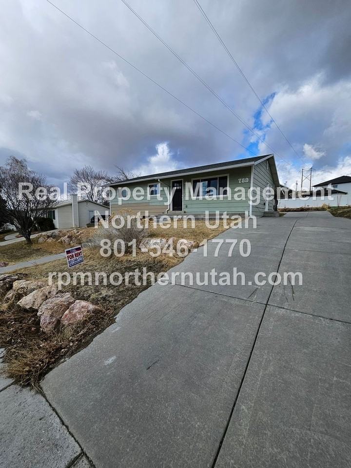 789 E 675 S - Photo 2 of 29