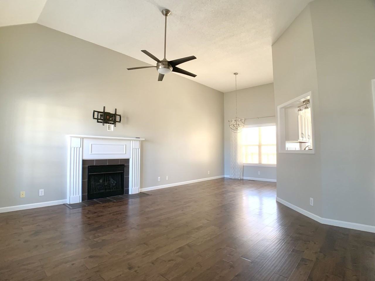 3394 Poplar Hl - Photo 2 of 31