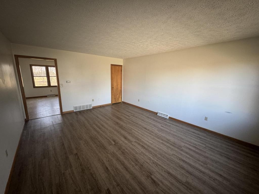 1906 Cher Ct - Photo 2 of 8