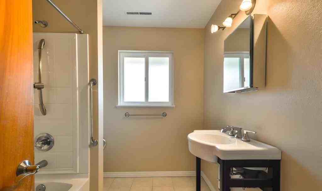 2600 Tulane Dr - Photo 6 of 11