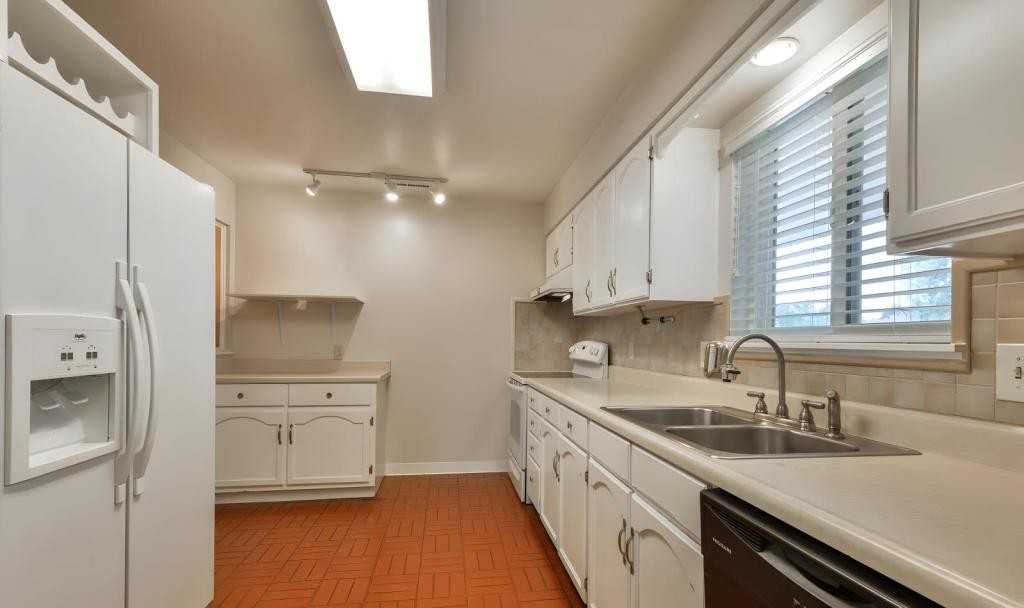 2600 Tulane Dr - Photo 4 of 11