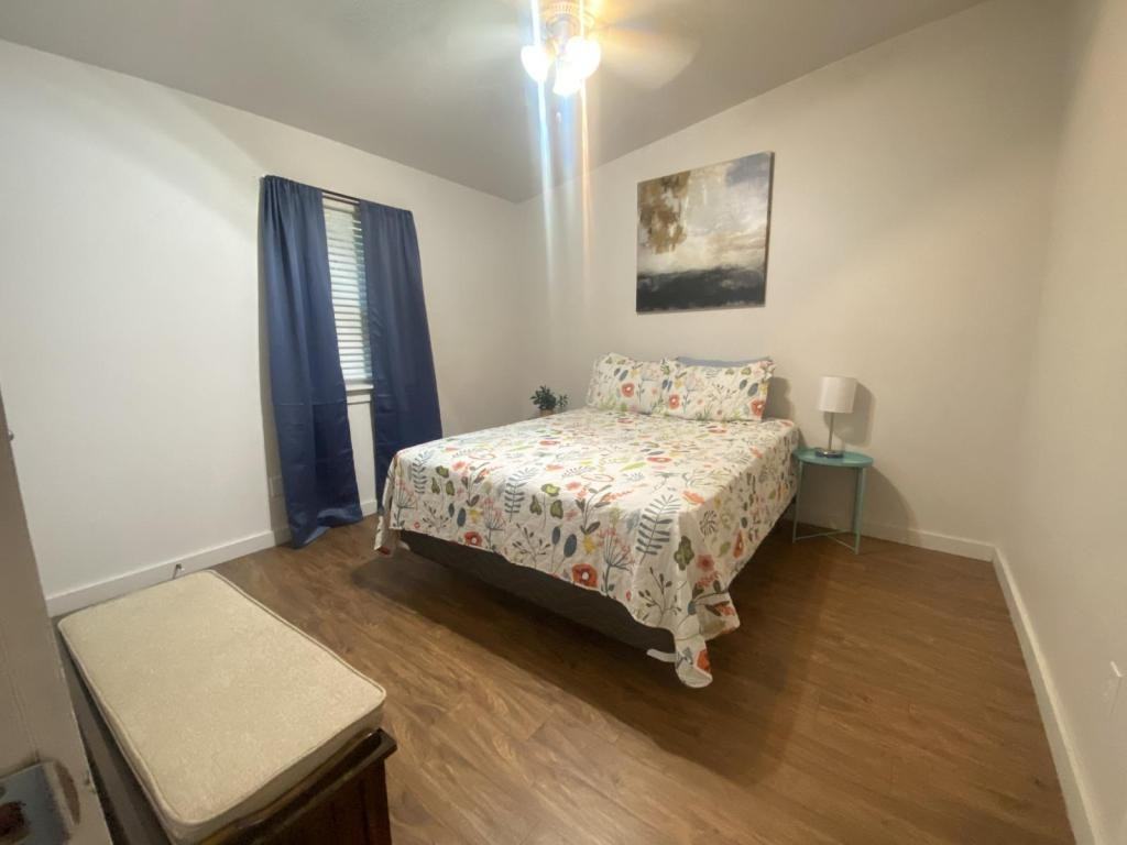 818 Airport Rd - Photo 2 of 14