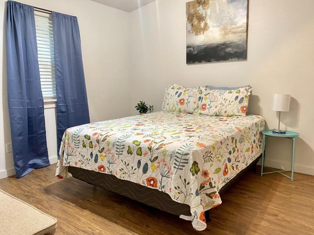 818 Airport Rd - Photo 3 of 14