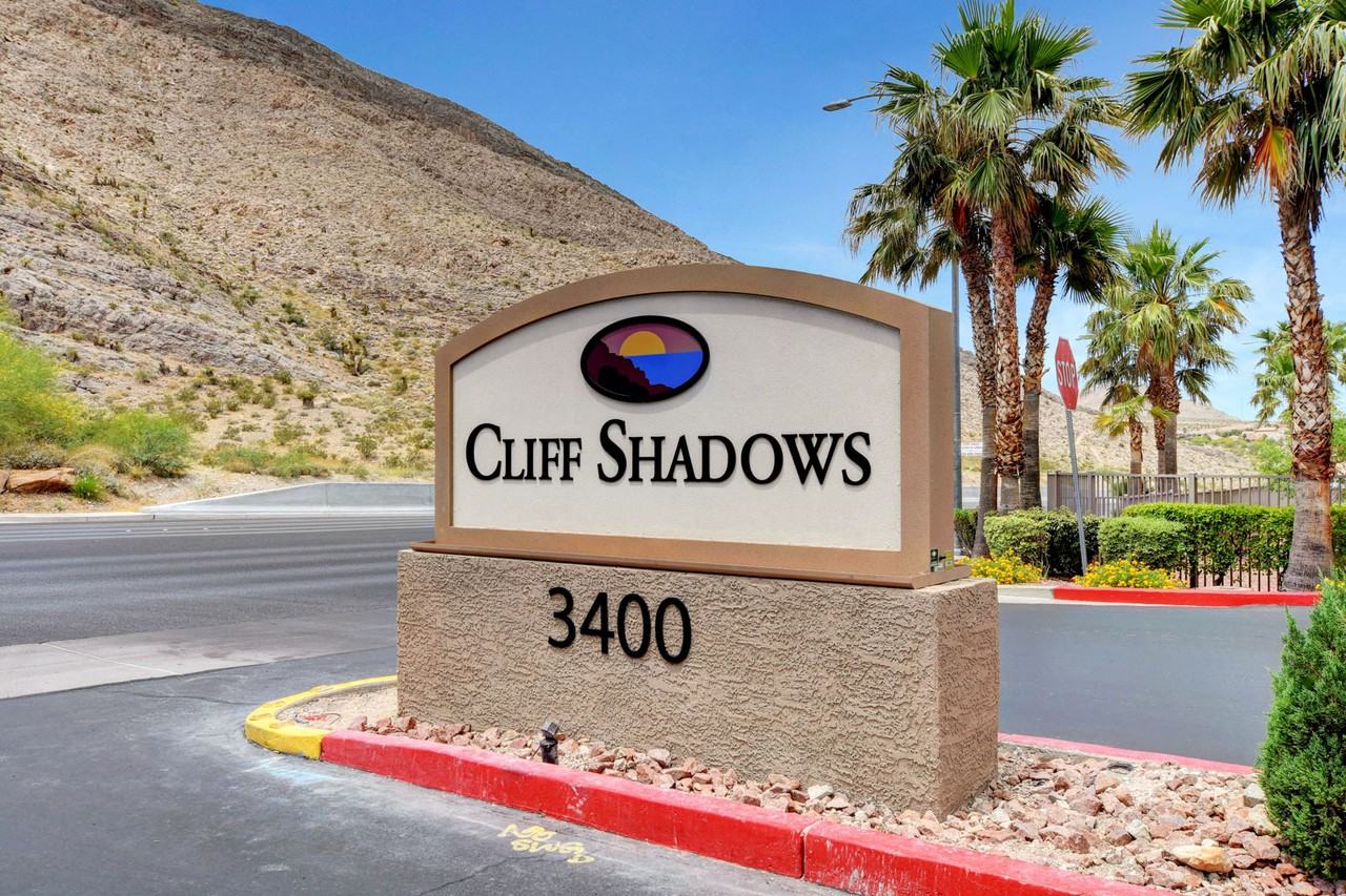 3574 Desert Cliff St #1 - Photo 3 of 36