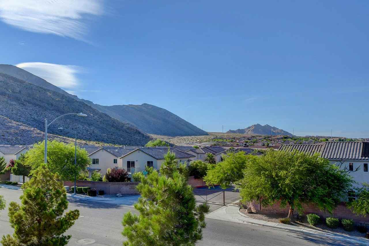 3574 Desert Cliff St #1 - Photo 7 of 36