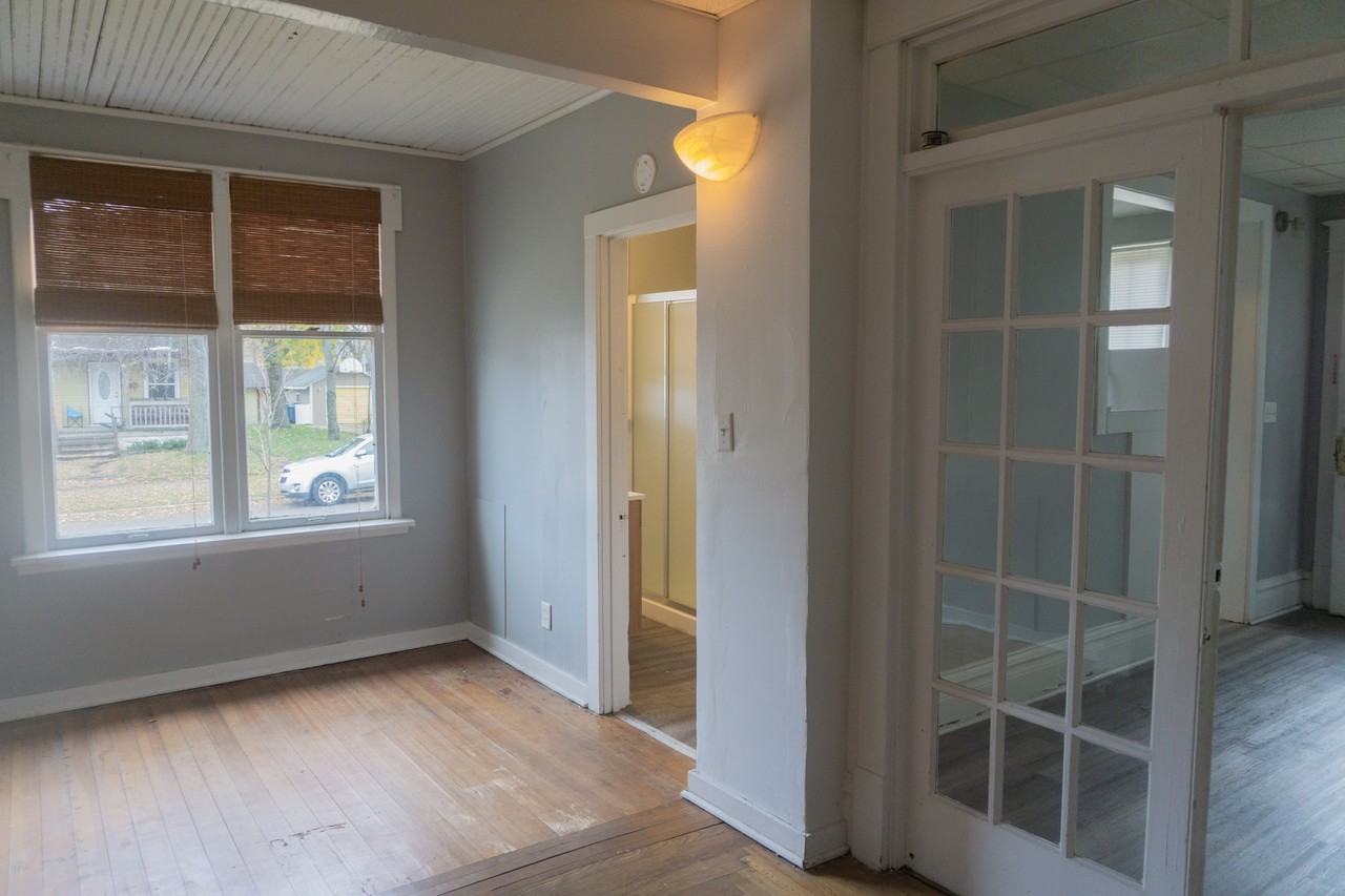 19 N Ferry St - Photo 3 of 5
