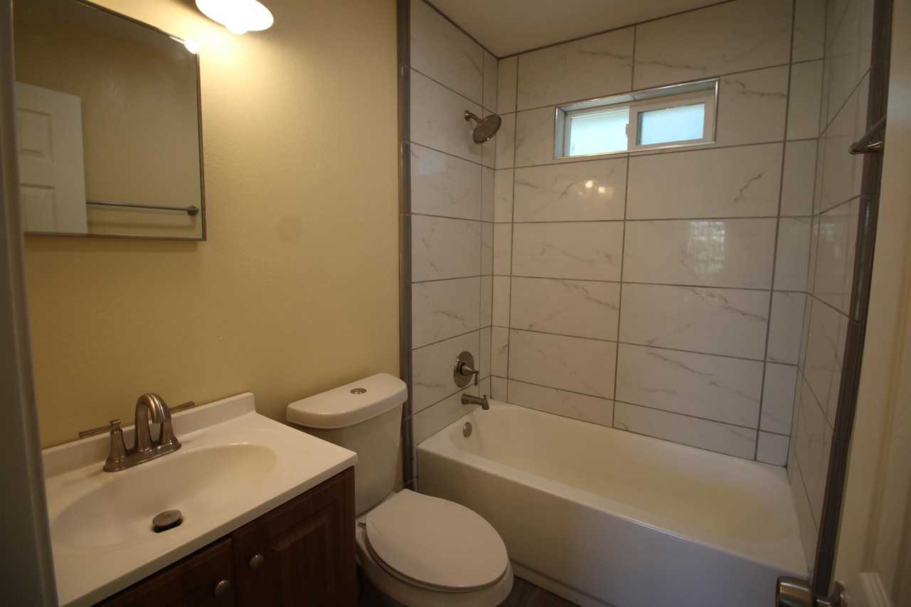 1208 N Spring St - Photo 2 of 12