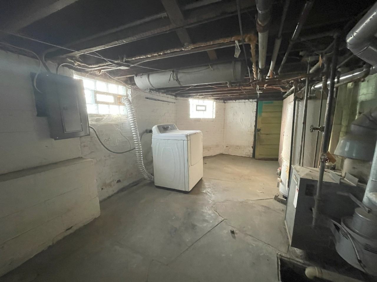 931 Islington St - Photo 3 of 12