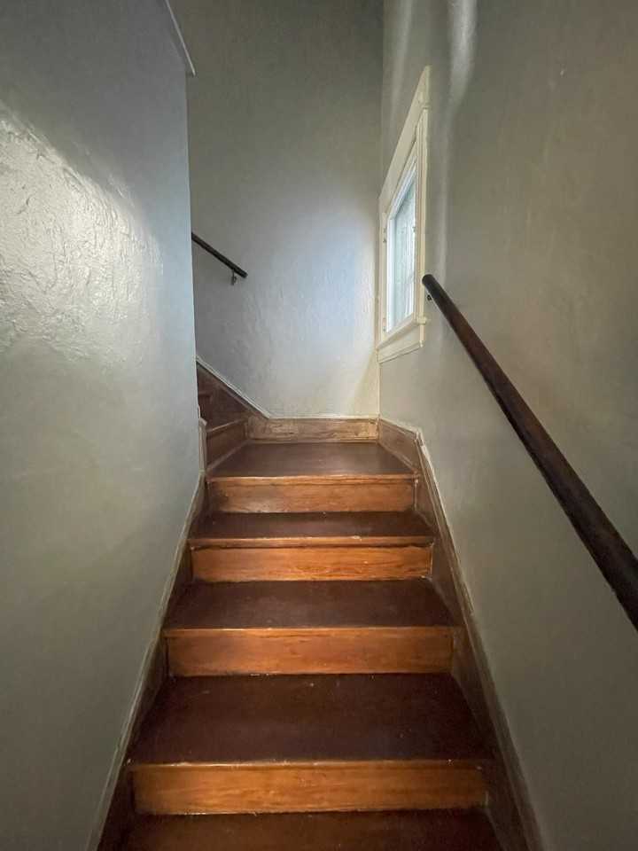 931 Islington St - Photo 2 of 12