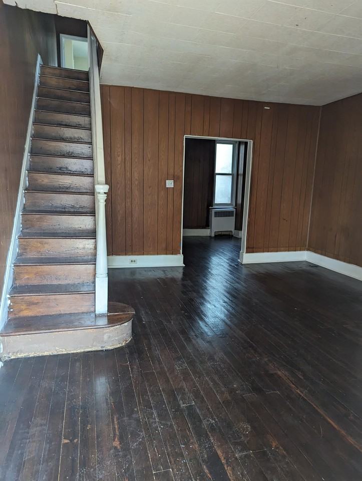 525 N Clayton St #1 - Photo 2 of 9