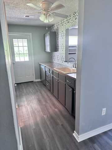 19012 County Road 4137 - Photo 3 of 23