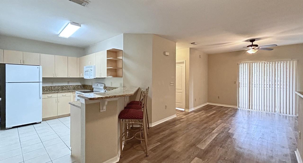 104 Sw Peacock Blvd #03-204 - Photo 2 of 39