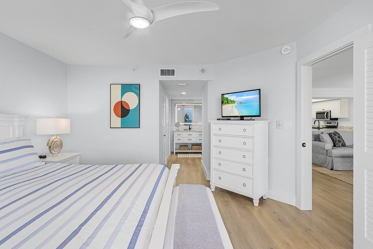 50 Seagate Dr #302B - Photo 7 of 26