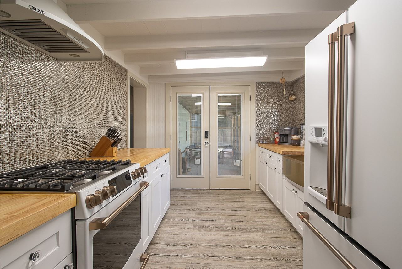 119 23rd St #2 - Photo 4 of 10