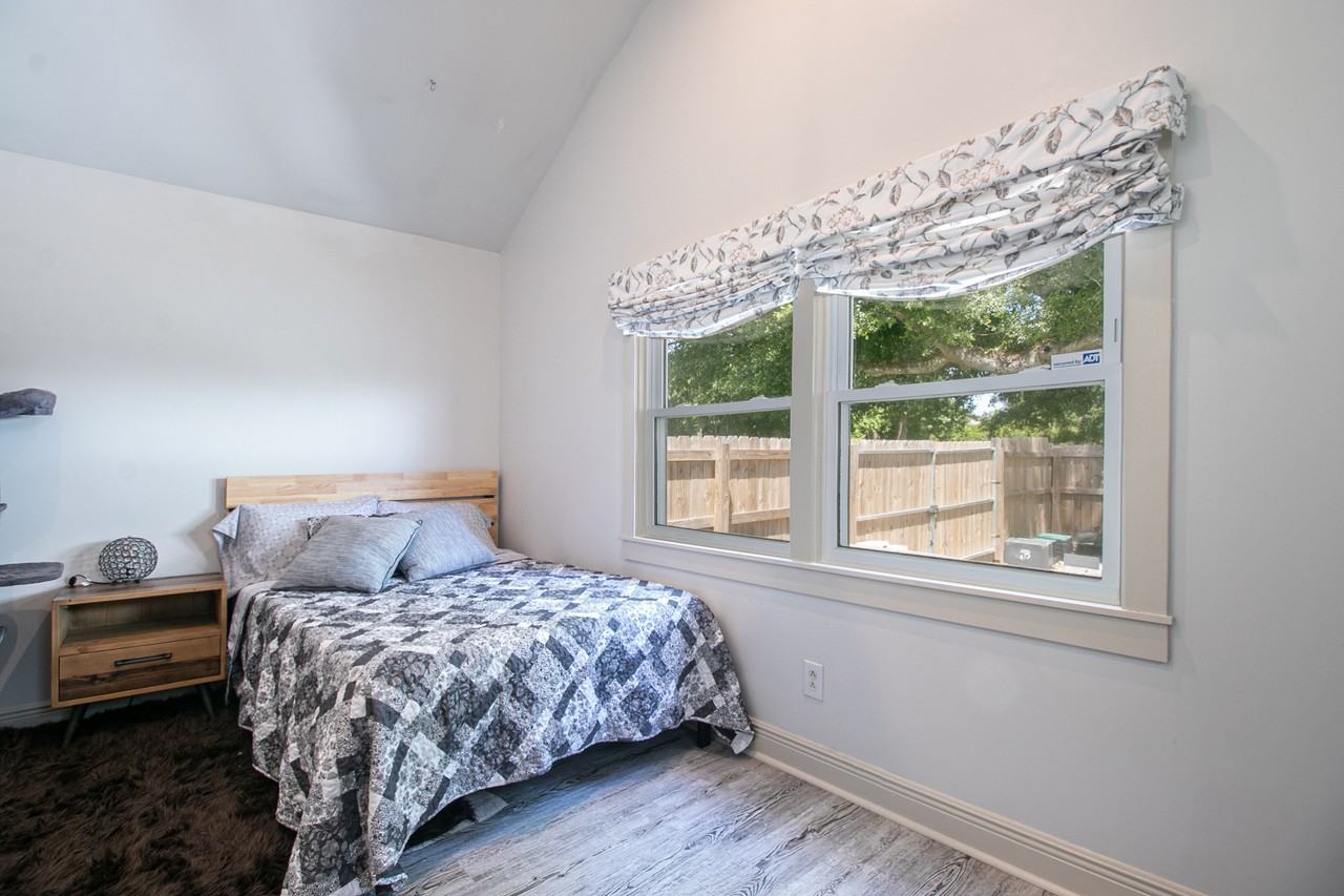 119 23rd St #2 - Photo 2 of 10