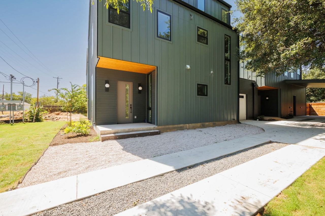 6315 Del Monte Rd #A - Photo 4 of 40