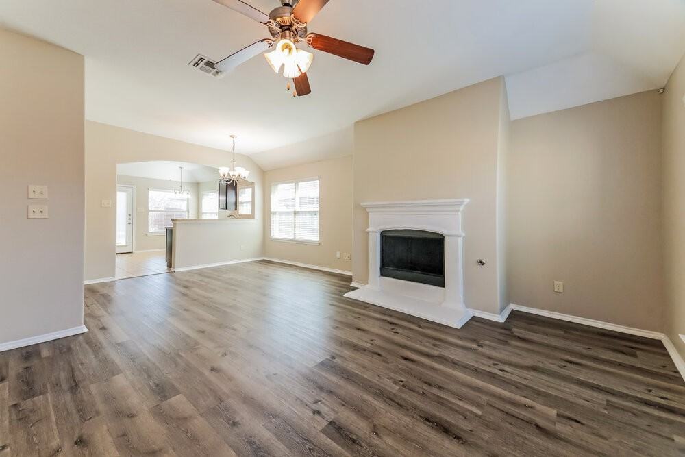 1429 Hawk Valley Dr - Photo 4 of 16