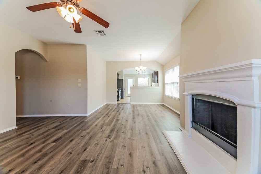 1429 Hawk Valley Dr - Photo 5 of 16