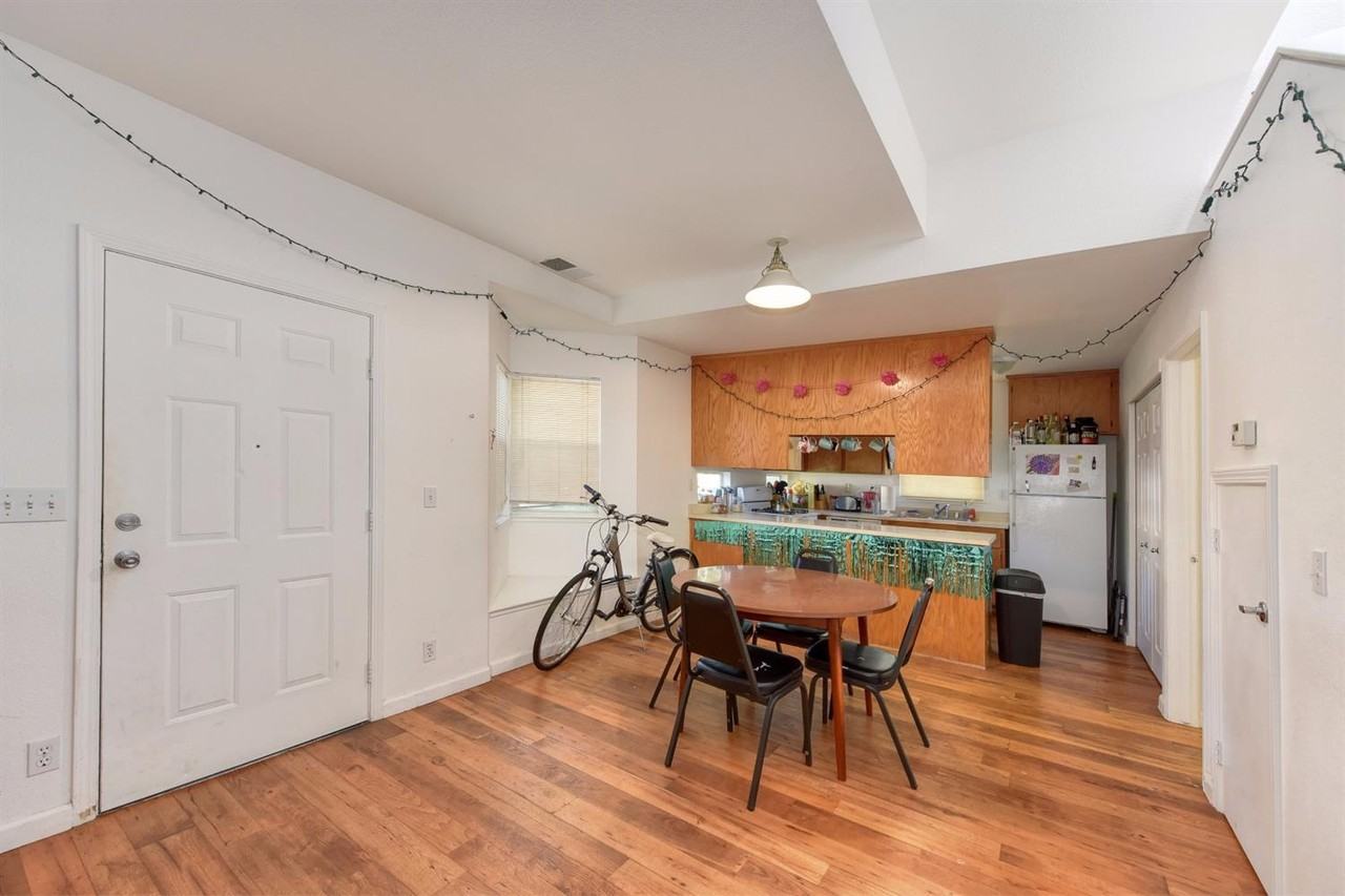 640 Adams St Apt 4 - Photo 7 of 21