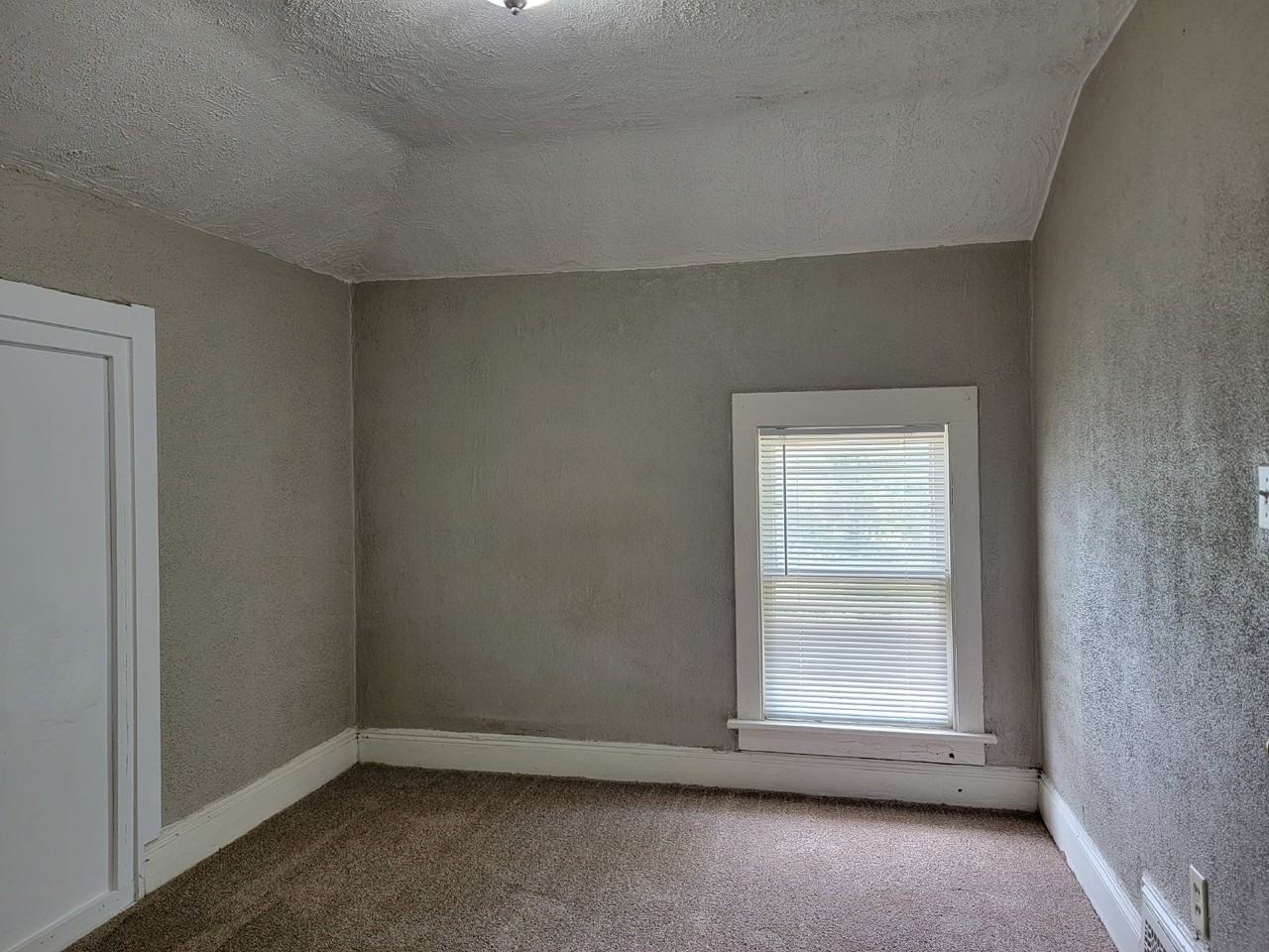 226 Center St #4 - Photo 3 of 9