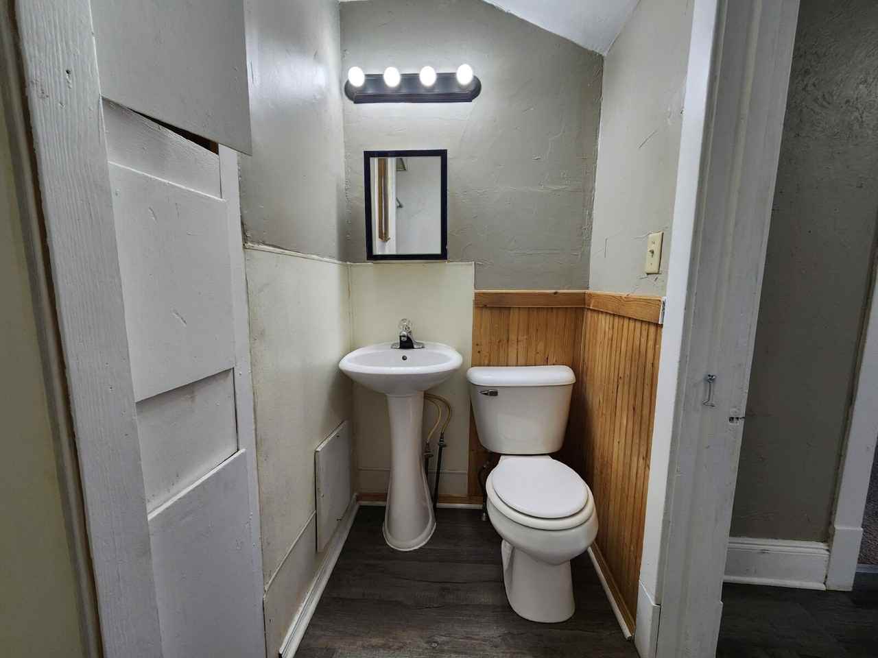 226 Center St #4 - Photo 6 of 9