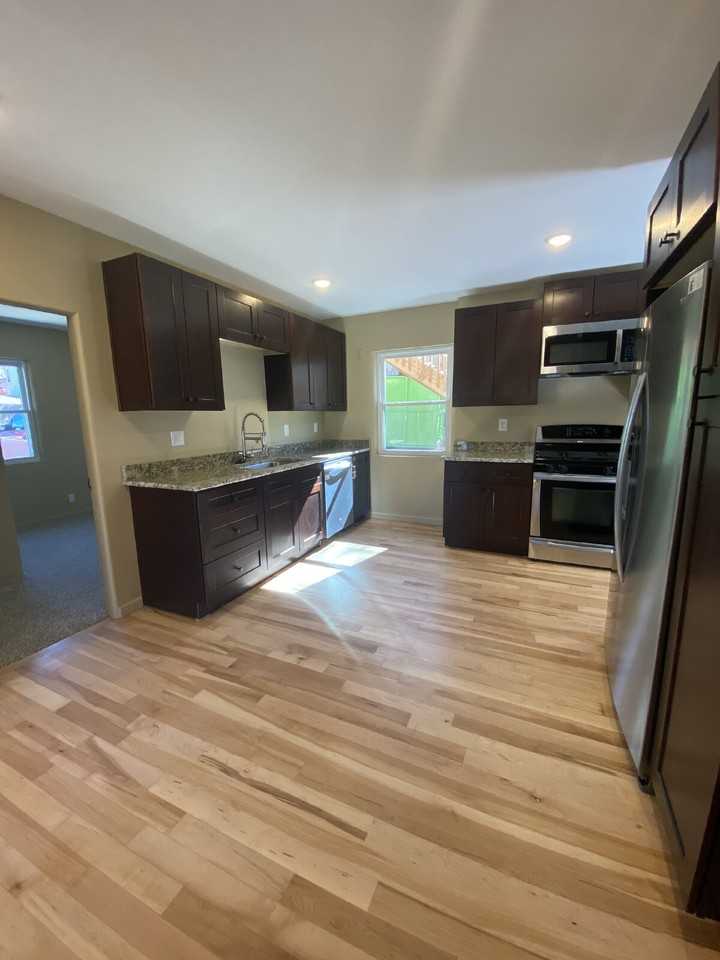 701 Prospect Pl - Photo 4 of 20