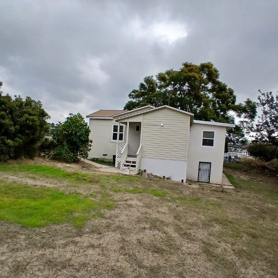 324 47th St - Photo 2 of 13