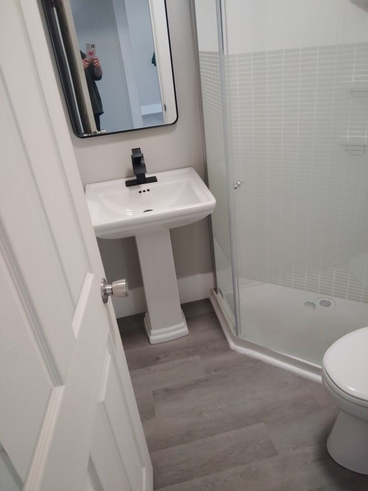 1337 E Moore St - Photo 2 of 19