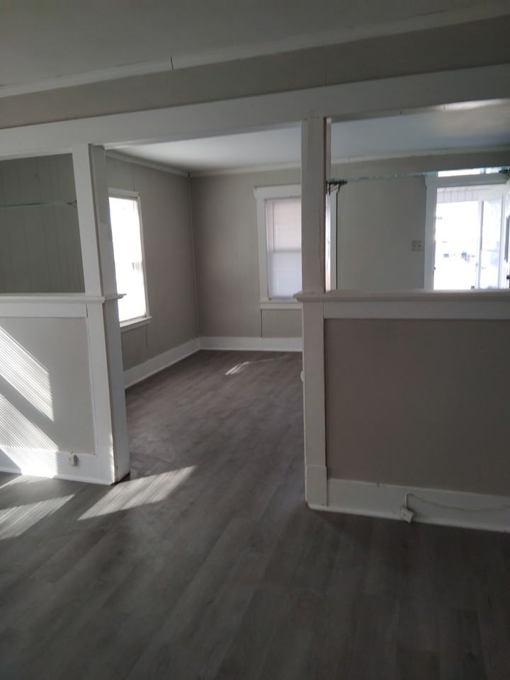 1337 E Moore St - Photo 6 of 19