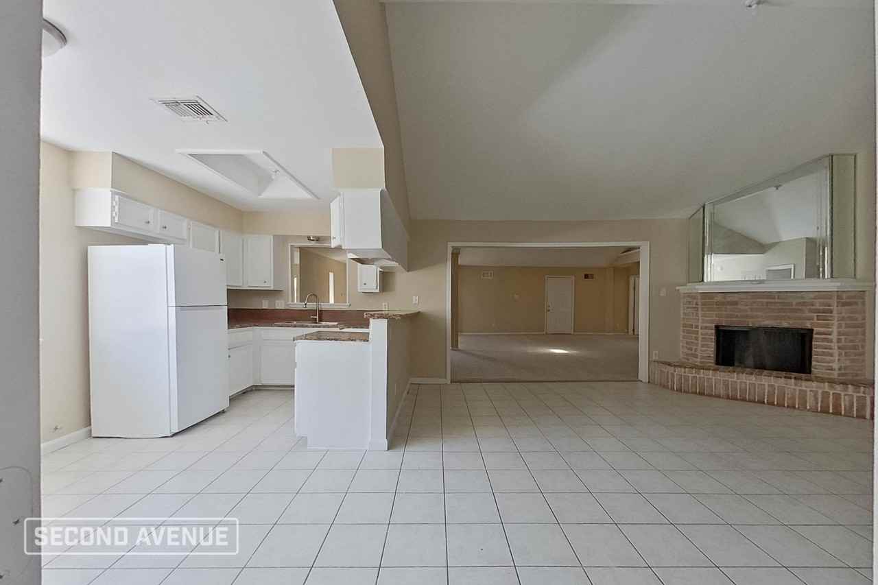 12006 Pompton Dr - Photo 6 of 27