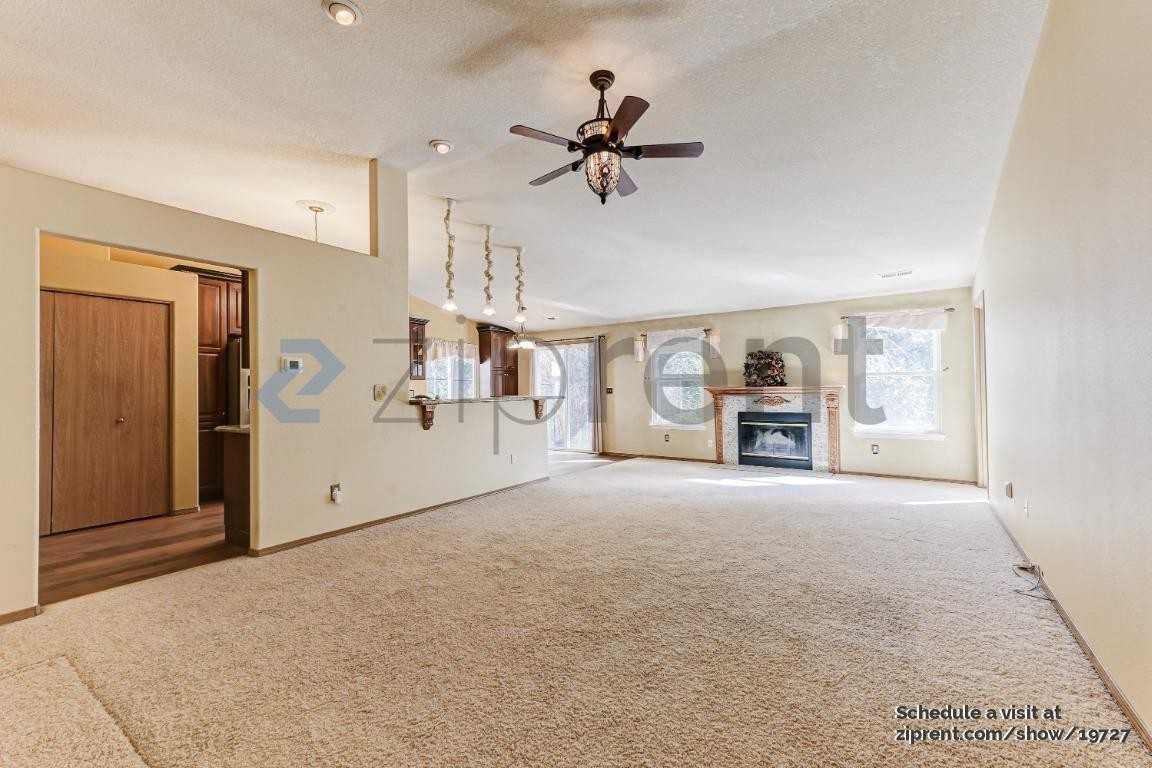 10601 Ne 45th Ave - Photo 4 of 18